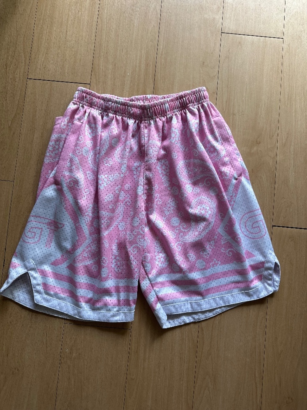 Pink and White Basketball Shorts GT Paisley Size Medium Workout Casual Men's